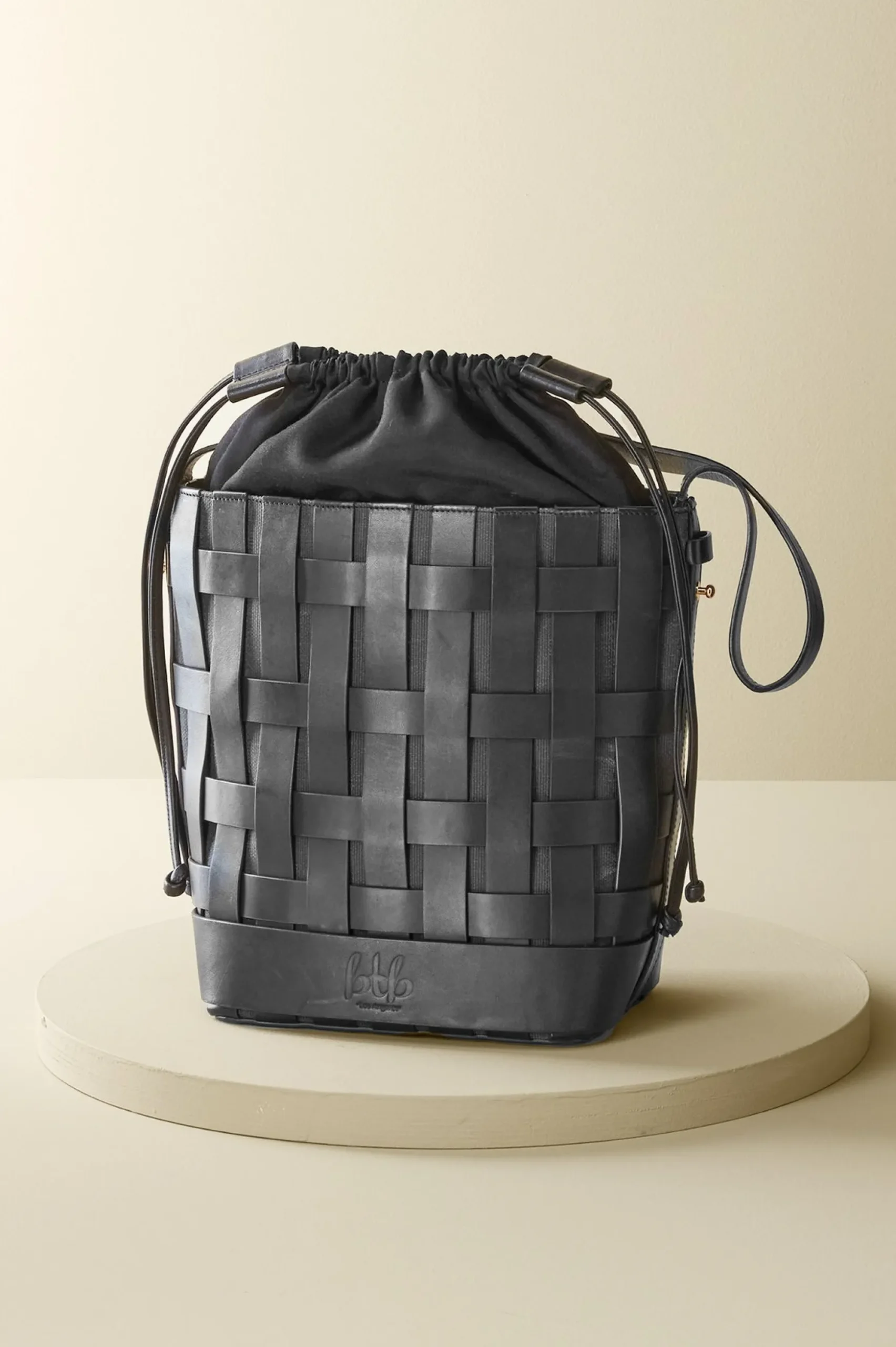 Ampari Leather Shoulder Bag